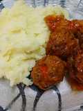 Albóndigas de carne en freidora de aire con puré de papas