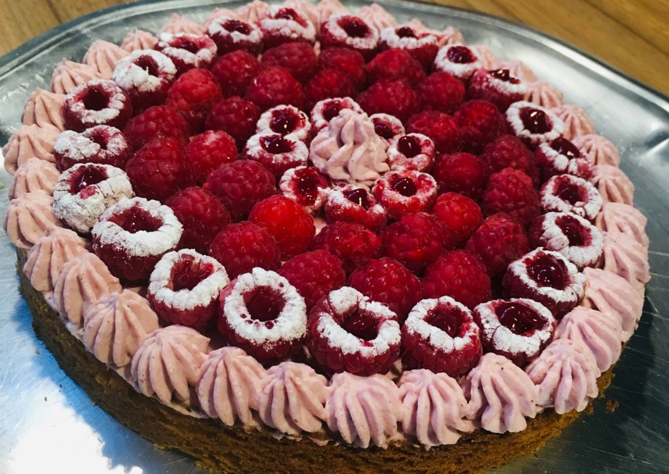 Tarte à la framboise et chantilly mascarpone/framboise, sablé breton