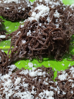 கேரளா ராகி இடியாப்பம் (Ragi Idiyappam Recipe in tamil) செய்முறை முக்கிய புகைப்படம்