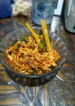 Foto resep Ayam Sisit Bali Pedas (Balinese Shredded Chicken)