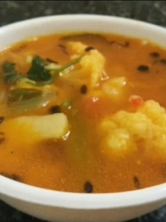 காலிஃப்ளவர் சூப் (Cauliflower soup recipe in tamil) செய்முறை முக்கிய புகைப்படம்