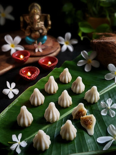 A picture of Ukadiche Modak.