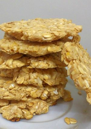 Una foto de Galletas crocantes y veganas de avena y limón, cero grasa
