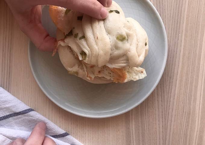 Steps to Make Jamie Oliver Spring onion bun with pan fried egg 🍳
