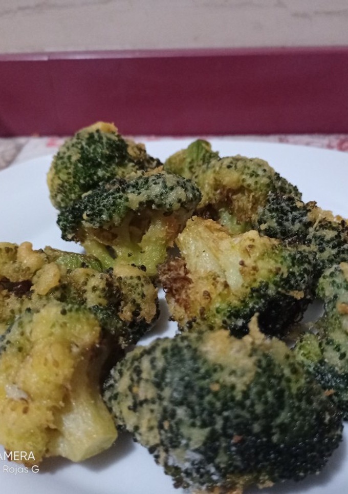 Una foto de Crema de brócoli y espinacas con tortilla de espinacas