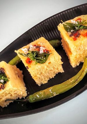A picture of Khaman Dhokla.