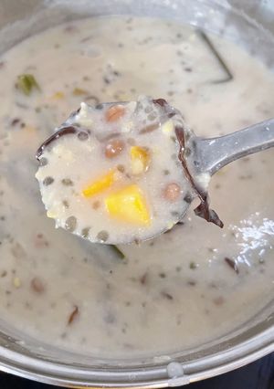 Hình của món Chè bà ba.