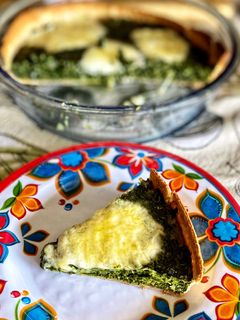 Una foto de Tarta de acelga y queso muy fácil 🥬