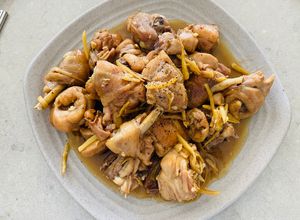 Hình của món Gà Kho Gừng.