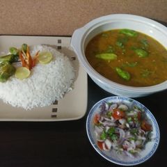 A picture of Tamatar masoor ki daal wuth chawal.