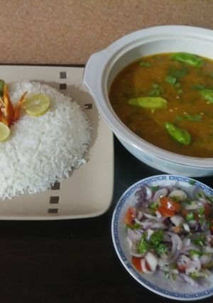 A picture of Tamatar masoor ki daal wuth chawal.