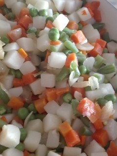 Una foto de Jardinera de verdura con cebolla caramelizada