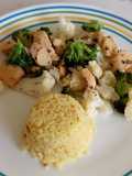 Pollo con brócoli y coliflor