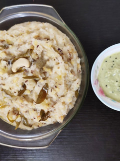 ரவா பொங்கல் (Rawa pongal) செய்முறை முக்கிய புகைப்படம்