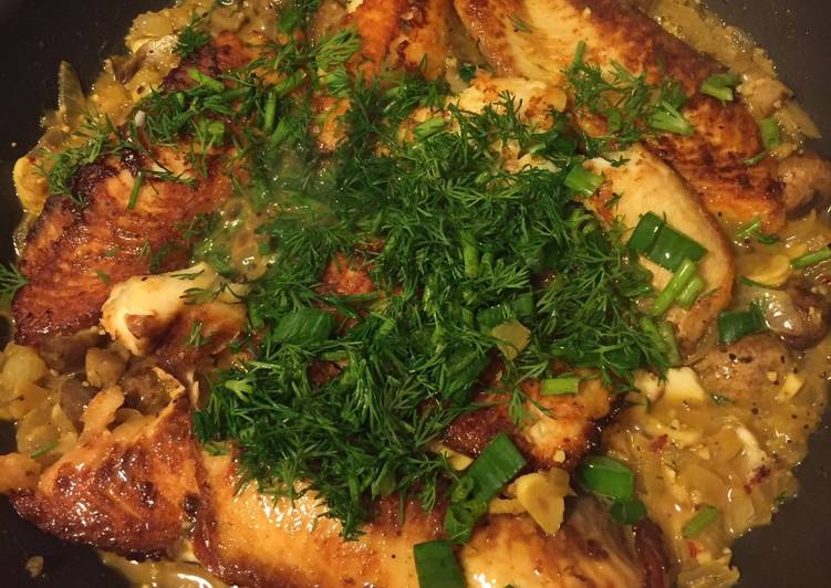 Recipe of Quick Fillet Fish with White Wine and Mushroom Sauce