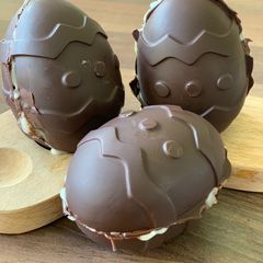 A picture of Vegan Creme Egg.