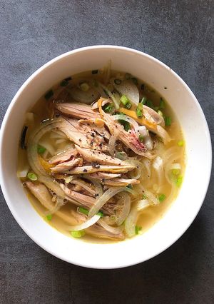 Hình của món Phở Gà Ta Ngon Từ Thịt Ngọt Từ Xương!.
