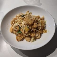 A picture of Peanut sauce.