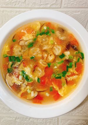 A picture of Party Dish/New Year Dish [Silver Fish Tomato Soup].