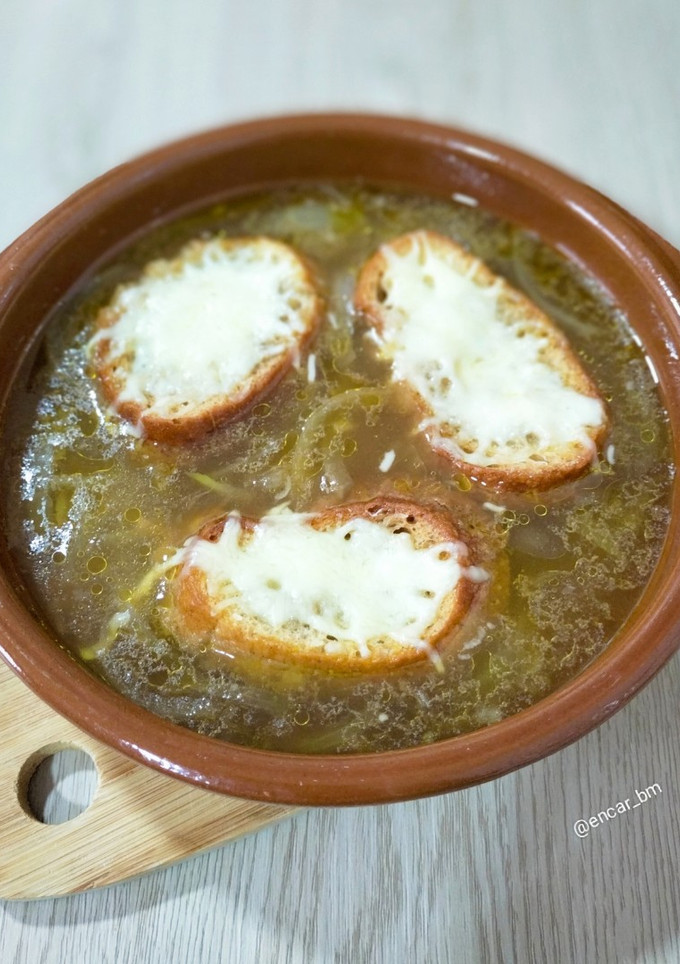 Una foto de Sopa de cebolla fusión