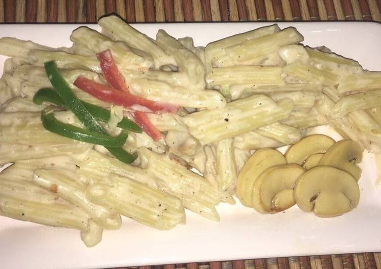 Alfredo mushroom penne pasta