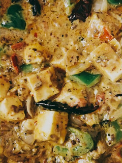 கடாய் பன்னீர் கிரேவி (Kadaai Paneer Gravy recipe in tamil) செய்முறை முக்கிய புகைப்படம்