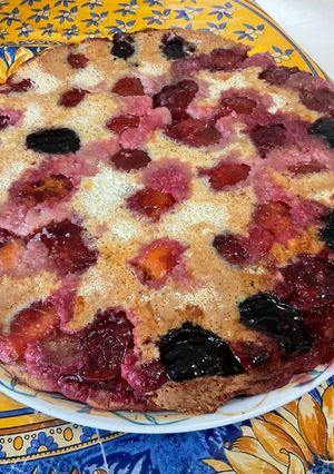 Une photo de Gâteau moelleux aux 5 fruits et amandes