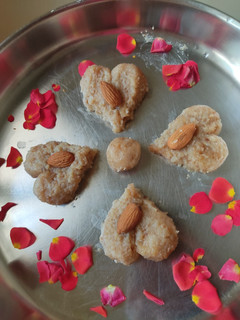 கோதுமை பிரட் பர்ஃபி/ whole wheat bread burfi recipe in tamil செய்முறை முக்கிய புகைப்படம்