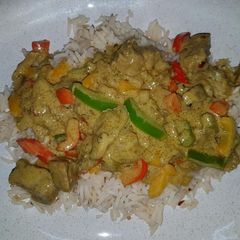 A picture of LeViés Creamy Goulash and Spicy Rice.