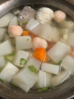 紅白蘿蔔豬胛心肉 簡單湯 的食譜成品照片