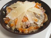Une photo de tagliatelle crème de parmesan