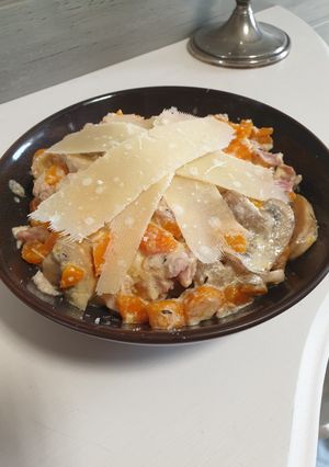 Une photo de Tagliatelles bacon/carotte/ champignons