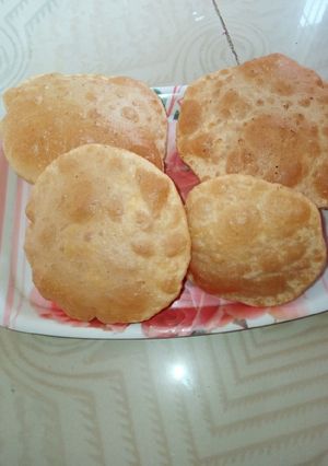 पूरी (poori recipe in Hindi) रेसिपी मुख्य फोटो