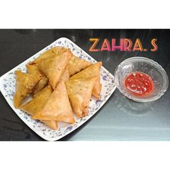 A picture of Patti Samosas with chicken mince filling.