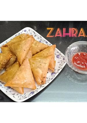 A picture of Patti Samosas with chicken mince filling.