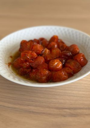 Una foto de Tomates cherry en freidora de aire