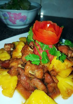 Hình của món Sườn non rim khóm.