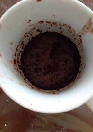 عکسی از دستور ماگ کیک شکلاتی فندقی