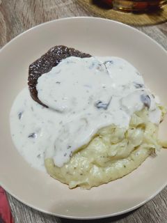 Foto resep Tenderloin Steak with creamy mushroom sauce and mashed potato