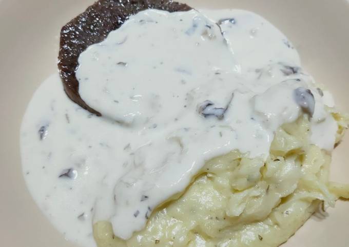 Tenderloin Steak with creamy mushroom sauce and mashed potato