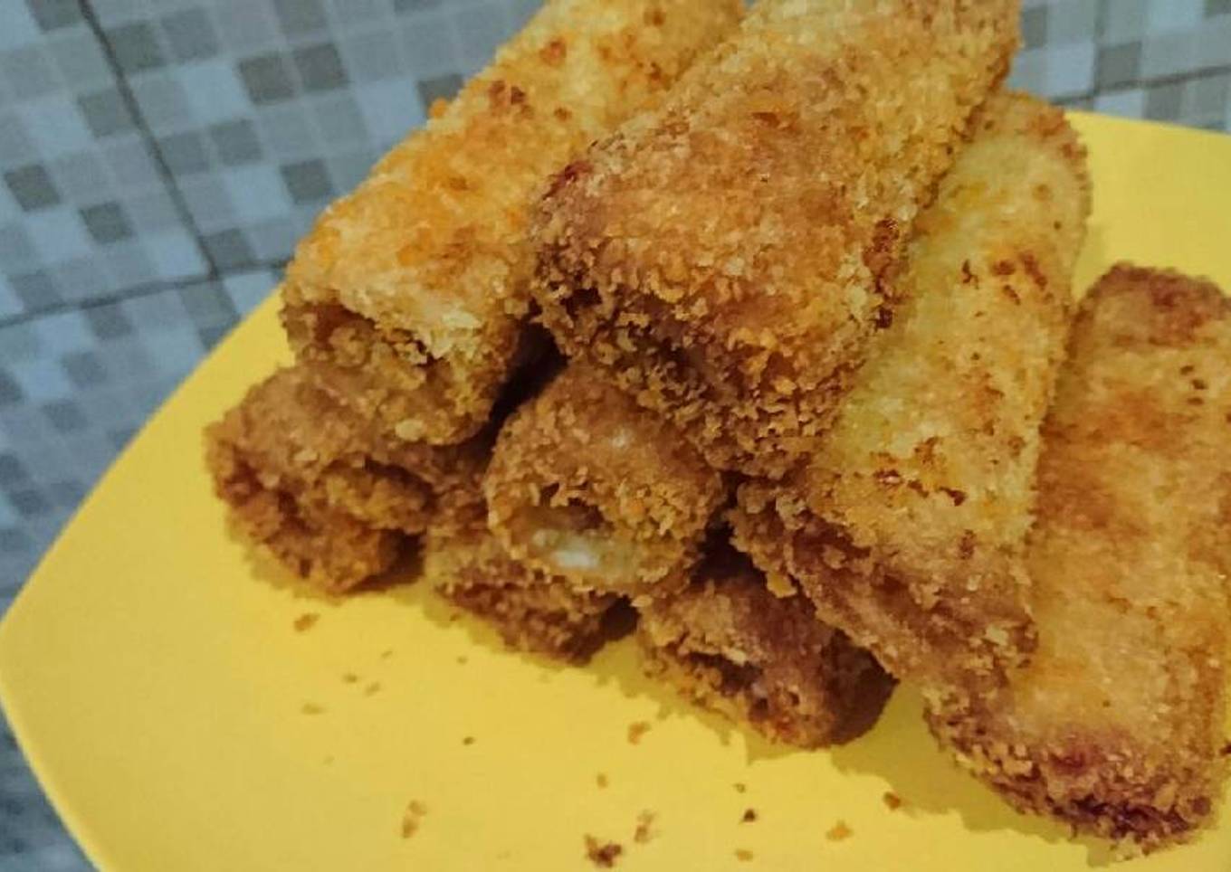 Roll Bread with Ham Mozarella (Roti Goreng)