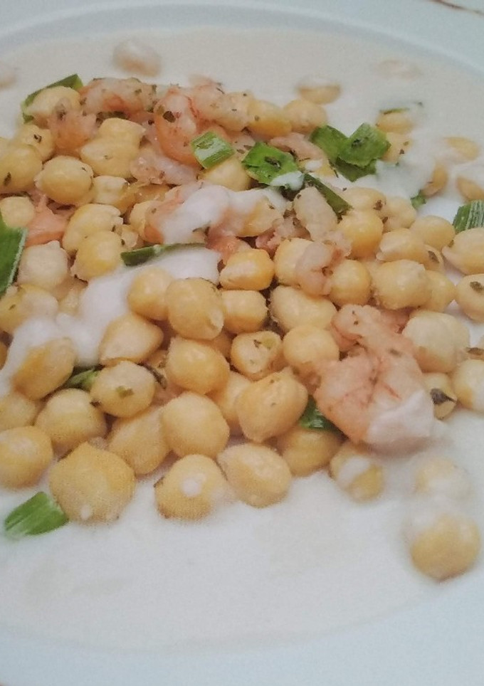Una foto de Garbanzos con gambas a la crema
