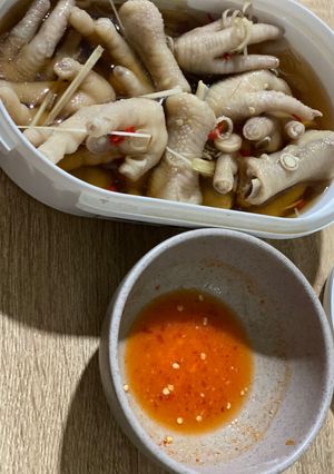 Hình của món Chân gà sả tắc.