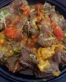 Bistec de carne con guiso