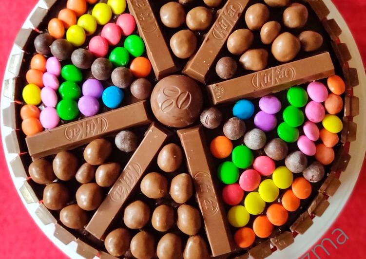 Kit Kat Cake