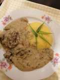 Ciulama de ciuperci champignon cu mămăligă
