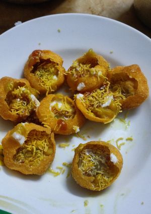 A picture of Dahi puri.
