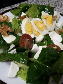 Una foto de Ensalada de espinacas