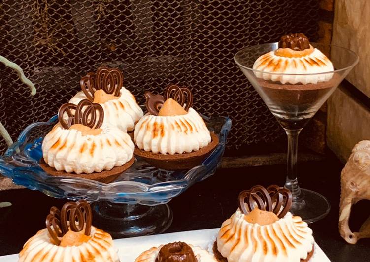 Crostatine al Cioccolato con Crema al Caffè e Meringa