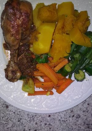 A picture of Chicken in onion gravy.